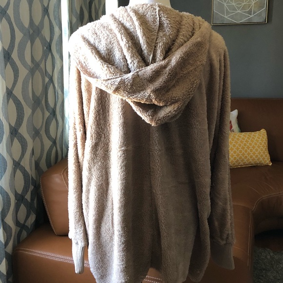 SALE!!!!✨LAST 1!✨Taupe Teddy Bear Soft Cozy Jacket - Picture 4 of 7